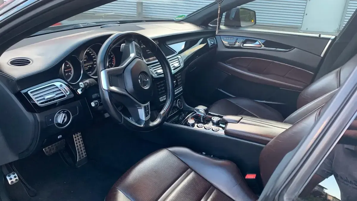Gebraucht Mercedes CLS63 AMG AMG 525 PS (386 kW) 2012 Andere farben Coupé