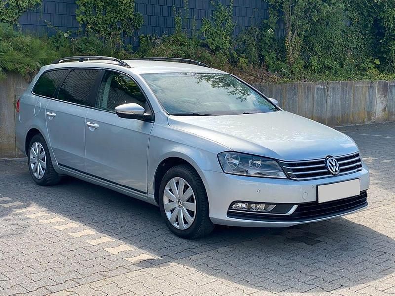 Gebraucht VW Passat 140 PS (102 kW) 2011 Silber Kombi