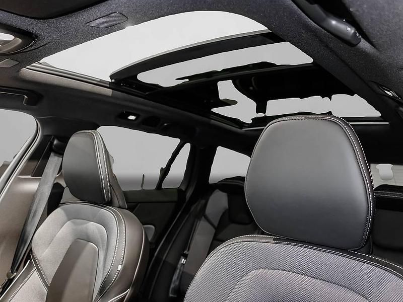 Gebraucht Volvo V60 Plus 197 PS (144 kW) 2024 Schwarz Kombi
