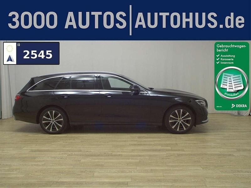 Schwarz unilack Gebraucht 2021 Mercedes E300 Avantgarde Kombi | 25.980 € (Superpreis) - Bild 1/4