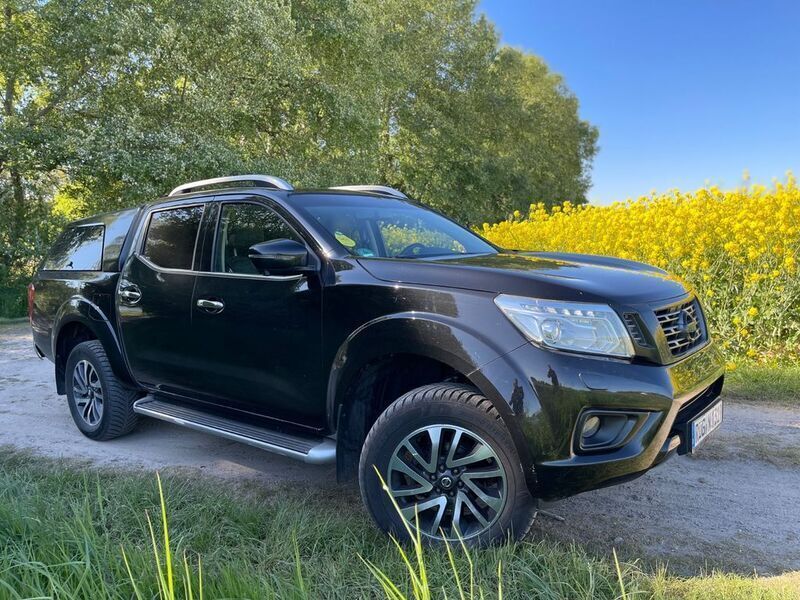 Schwarz Gebraucht 2017 Nissan Navara Abholung | 22.900 € (Teuer) - Bild 1/4