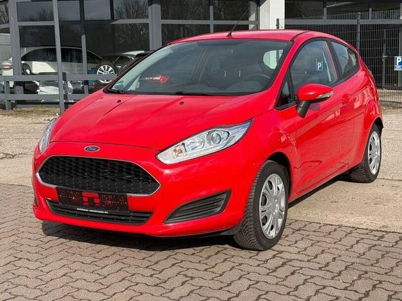 Gebraucht Ford Fiesta Trend 60 PS (44 kW) 2016 Rot Kleinwagen