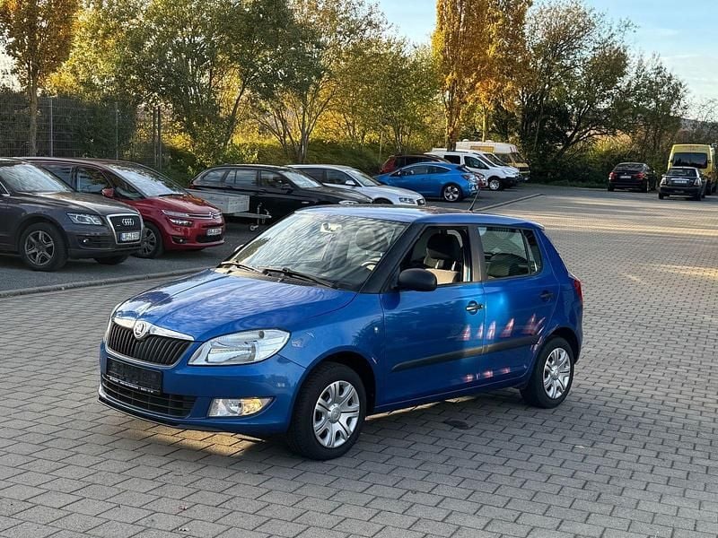 Blau Gebraucht 2014 Skoda Fabia Active Kleinwagen | 3.450 € (Guter Preis) - Bild 1/4