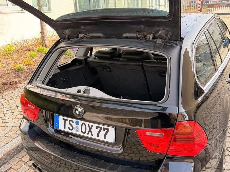 Gebraucht BMW 330 231 PS (169 kW) 2007 Schwarz Kombi