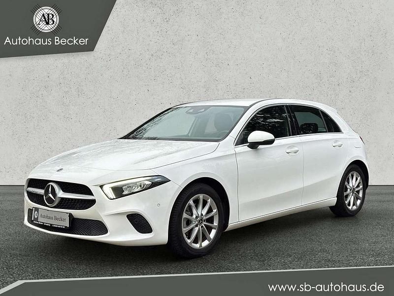 Weiß Gebraucht 2021 Mercedes A180 Progressive Limousine | 24.450 € (Fairer Preis) - Bild 1/3