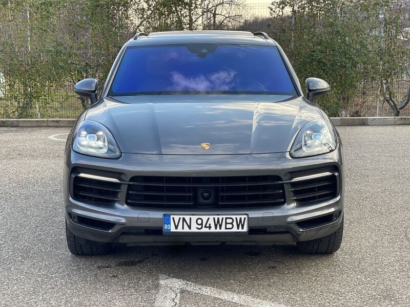 Grau Gebraucht 2019 Porsche Cayenne SUV | 39.999 € - Bild 1/4