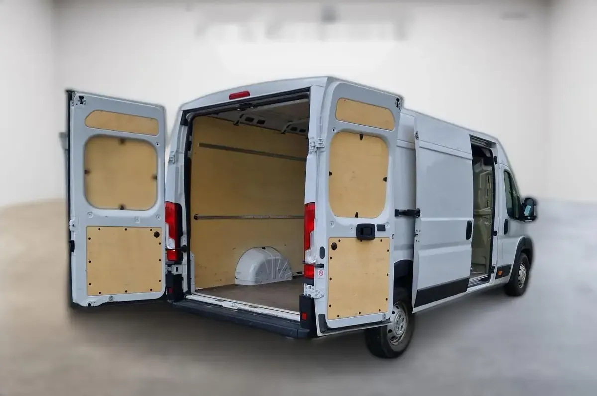 Gebraucht Opel Movano 165 PS (121 kW) 2024 Weiß Van