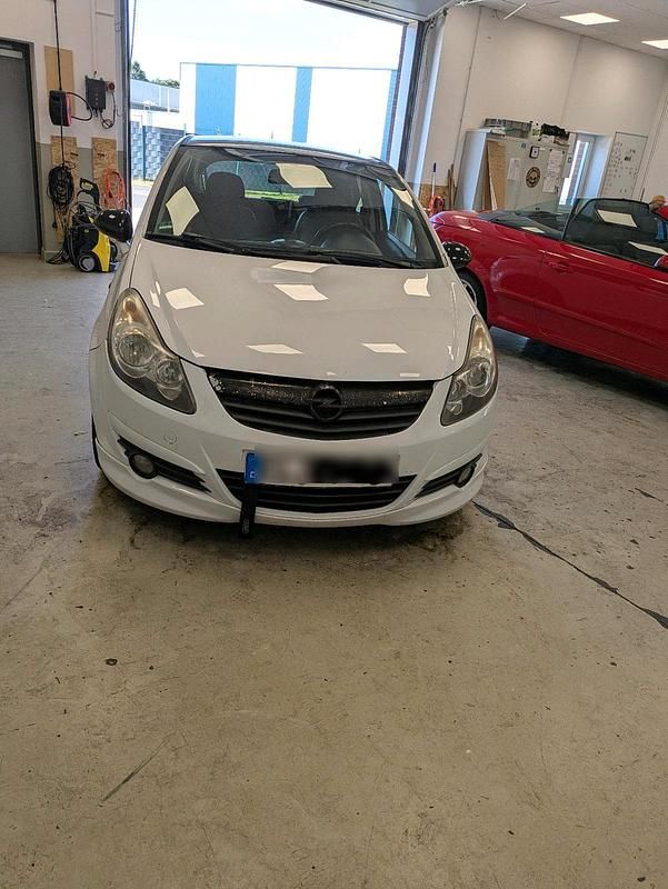 Weiß Gebraucht 2008 Opel Corsa Limited Kleinwagen | 2.500 € (Fairer Preis) - Bild 1/4