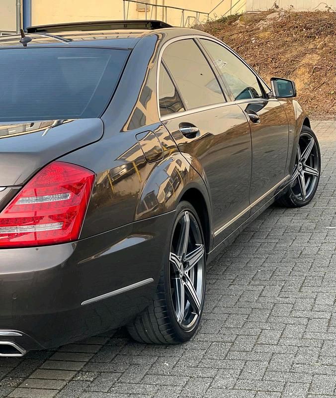 Gebraucht Mercedes S350 258 PS (189 kW) 2011 Braun Limousine