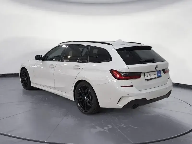 Gebraucht BMW 330 M Sport 286 PS (210 kW) 2021 Alpinweiß uni Kombi