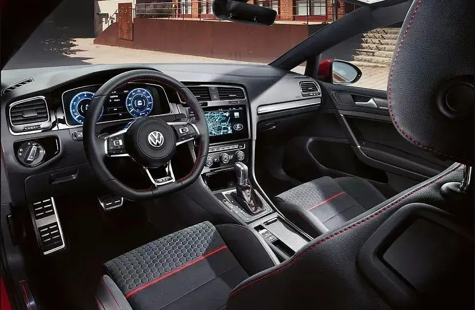Gebraucht VW Golf VIII GTI 245 PS (180 kW) 2020 Grau Kombi