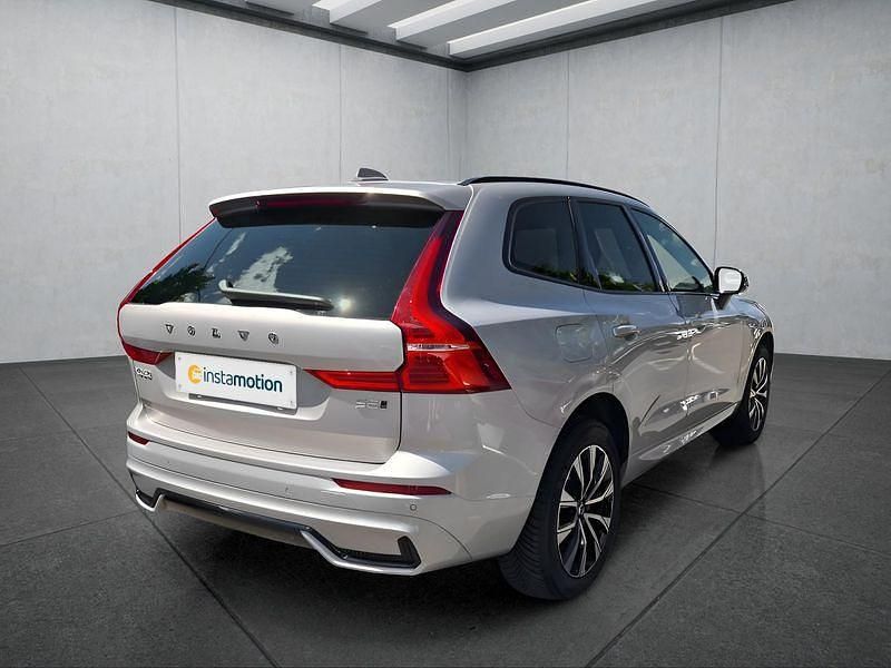 Gebraucht Volvo XC60 Plus 250 PS (183 kW) 2024 Silber SUV