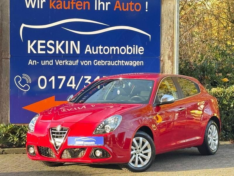 Rot Gebraucht 2014 Alfa Romeo Giulietta Turismo Limousine | 7.690 € - Bild 1/3