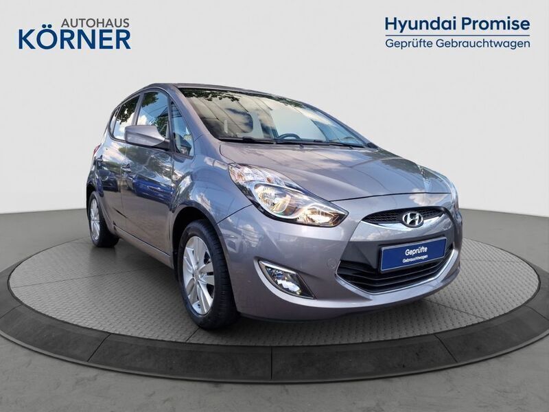 Grau Gebraucht 2015 Hyundai ix20 Trend Van / Kleinbus | 12.900 € (Teuer) - Bild 1/4