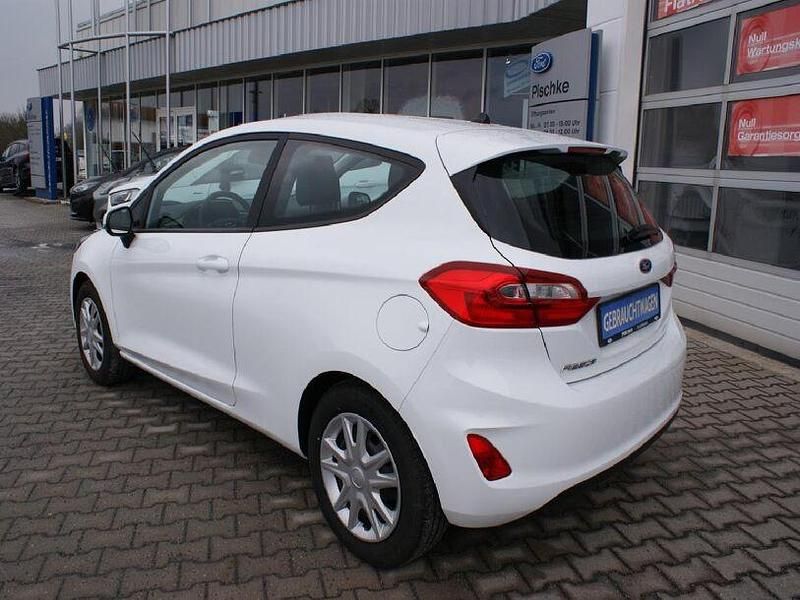Gebraucht Ford Fiesta Trend 71 PS (52 kW) 2019 Frostweiß Kleinwagen