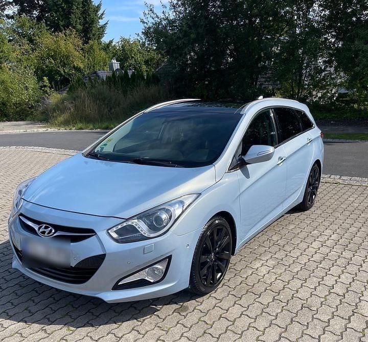 Blau Gebraucht 2015 Hyundai i40 Kombi | 12.500 € (Teuer) - Bild 1/4