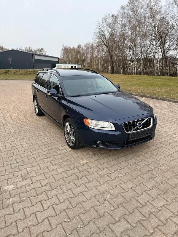 Gebraucht Volvo V70 163 PS (119 kW) 2011 Blau Kombi