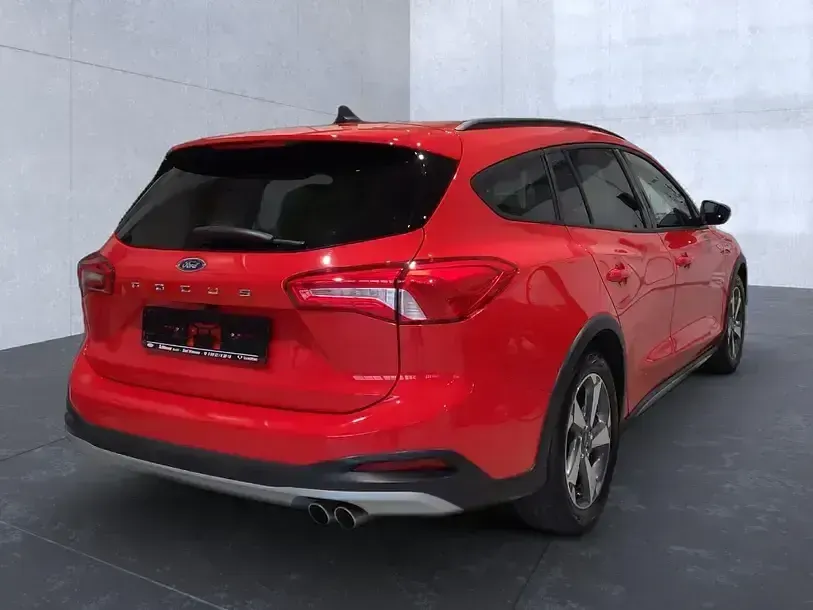 Używany Ford Focus Active 155 KM (114 kW) 2022 Czerwony Kombi