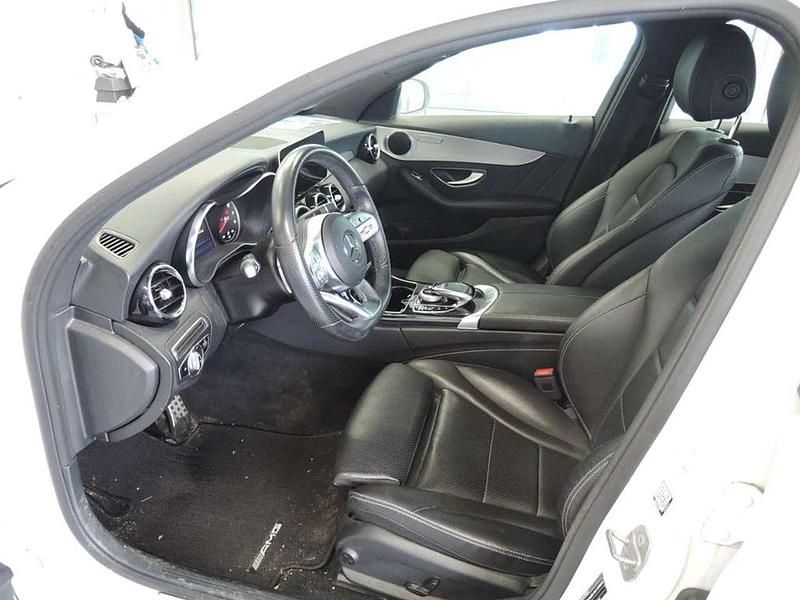Gebraucht Mercedes C300 AMG 258 PS (189 kW) 2019 Unilack polarweiß Kombi