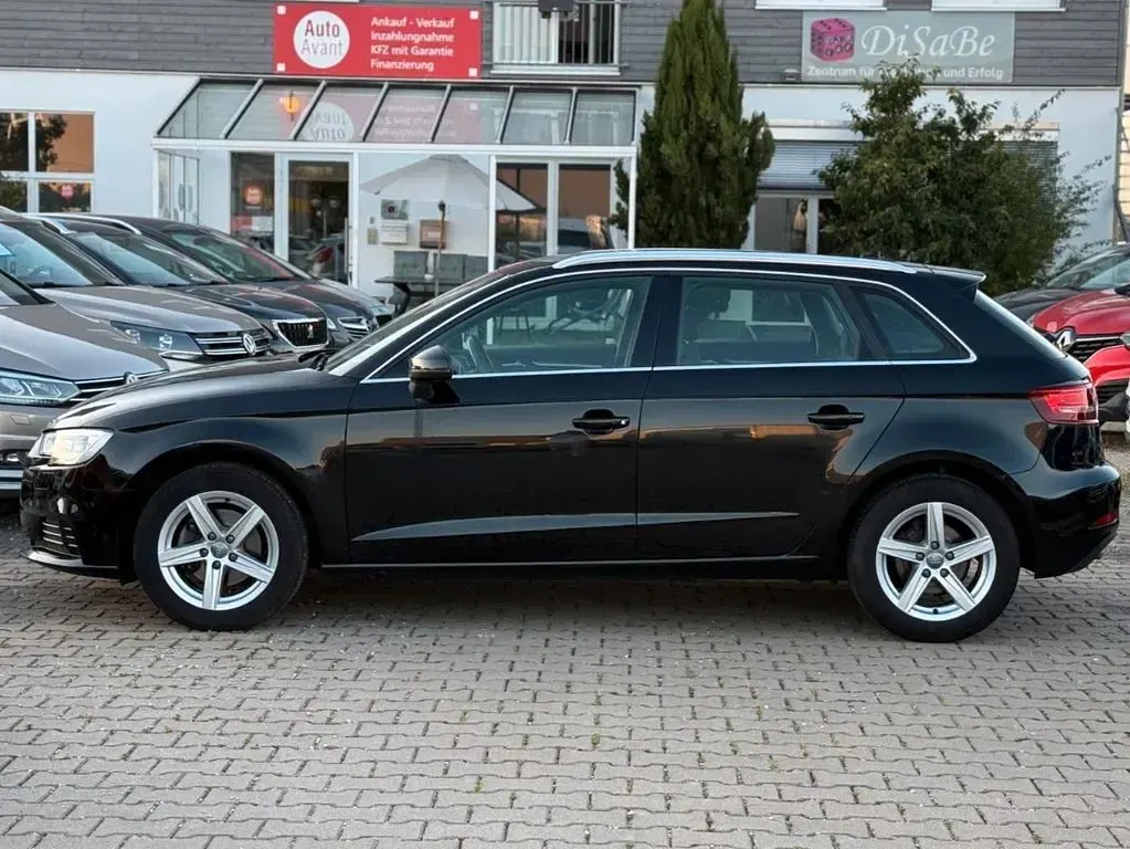 Gebraucht Audi A3 Sport 116 PS (85 kW) 2018 Schwarz Limousine
