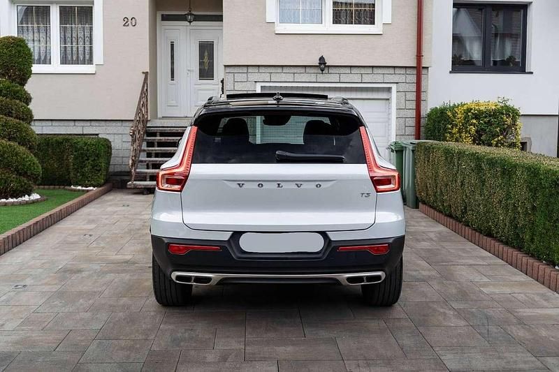 Gebraucht Volvo XC40 R-Design 163 PS (119 kW) 2020 Weiß SUV