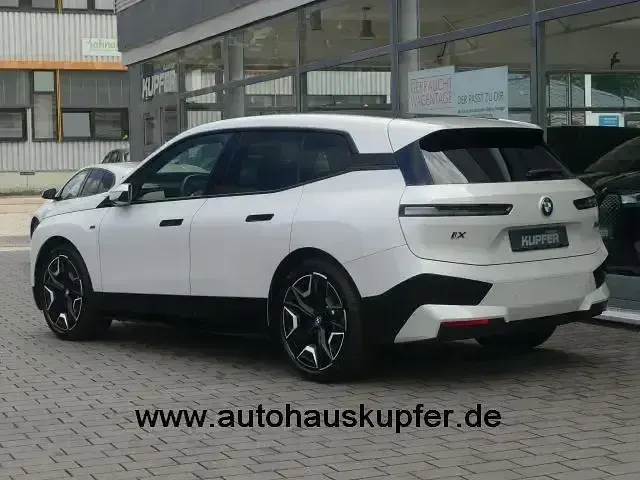 Gebraucht BMW iX Performance 455 kW (619 PS) 2023 Weiß SUV