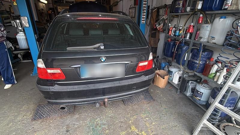 Gebraucht BMW 318 118 PS (86 kW) 1998 Schwarz Kombi