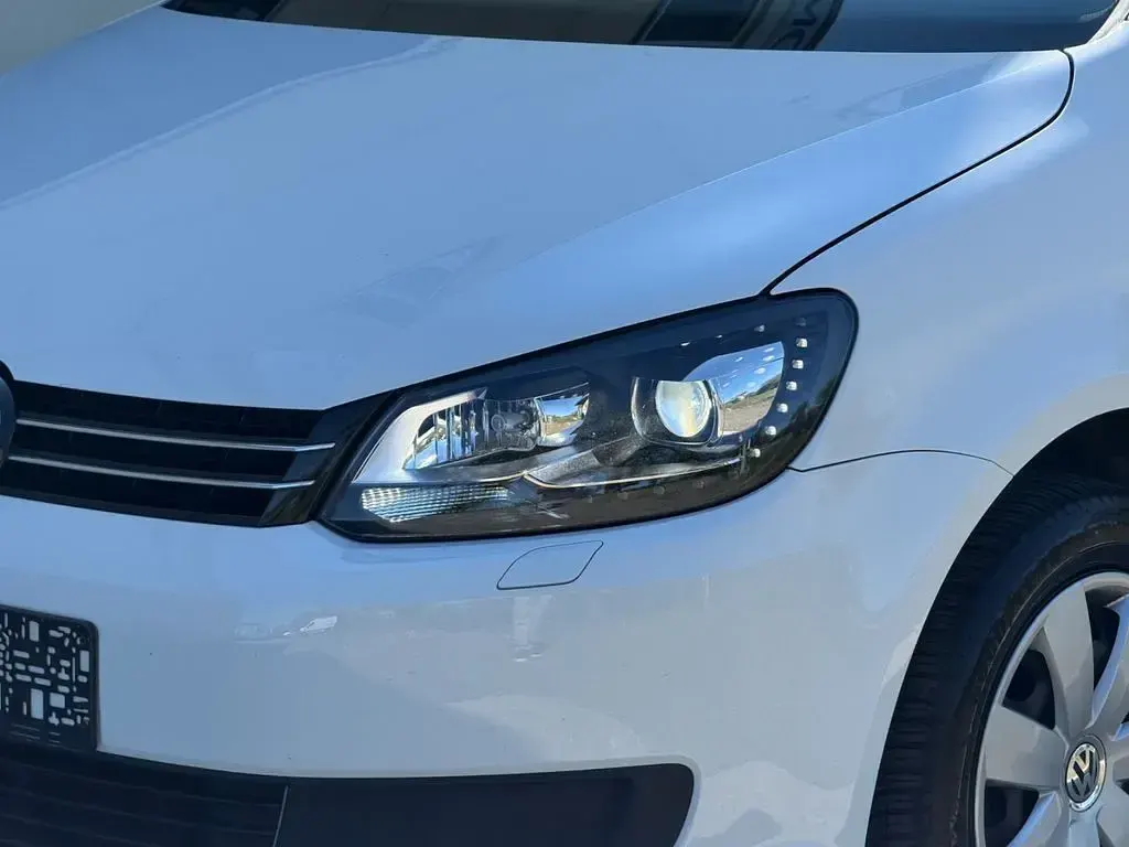 Gebraucht VW Touran 105 PS (77 kW) 2014 Weiß Van / Kleinbus