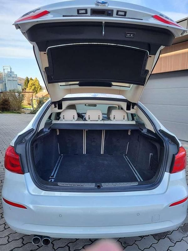 Gebraucht BMW 325 Advantage 224 PS (164 kW) 2016 Weiß Limousine