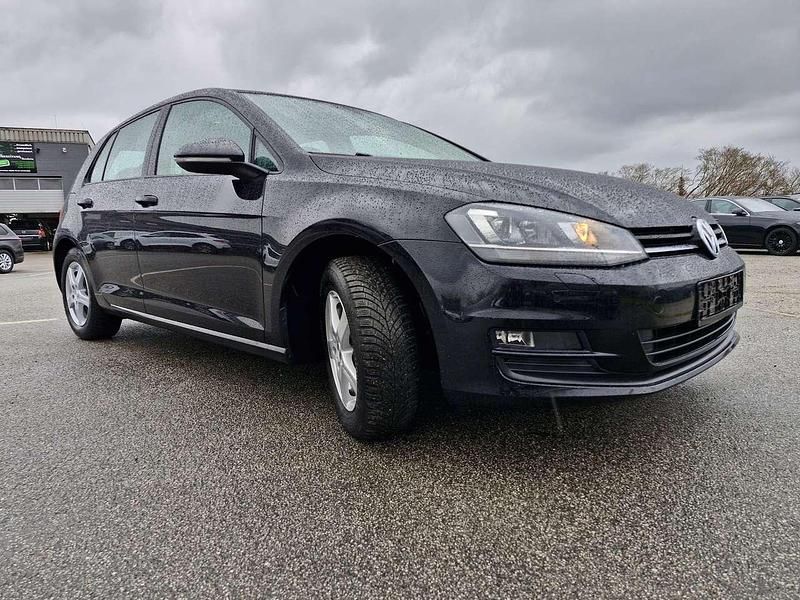 Gebraucht VW Golf VII Highline 125 PS (91 kW) 2016 Schwarz Limousine