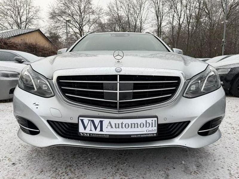 Gebraucht Mercedes E250 211 PS (155 kW) 2013 Silber Limousine