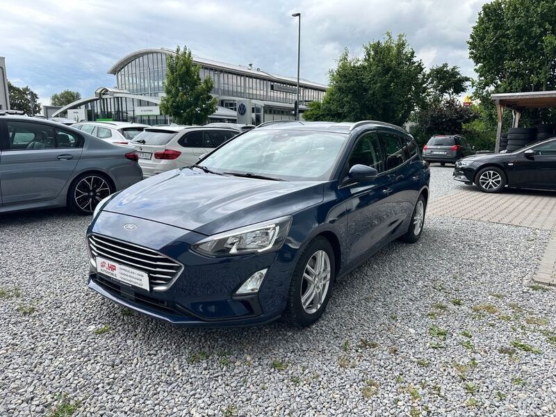 Blau Gebraucht 2020 Ford Focus Cool & Connect Limousine | 8.999 € (Guter Preis) - Bild 1/4