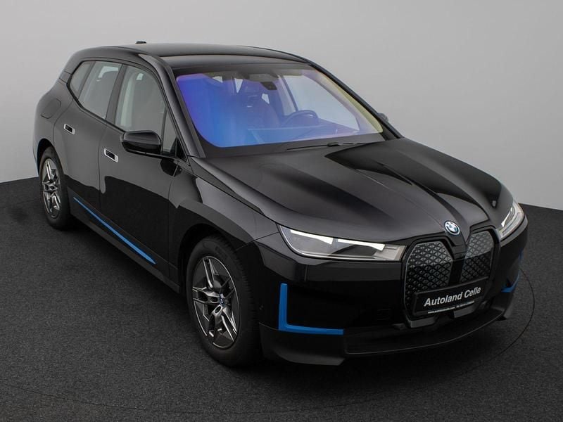 Gebraucht BMW iX 384 kW (523 PS) 2022 Saphirschwarz metallic475braun SUV