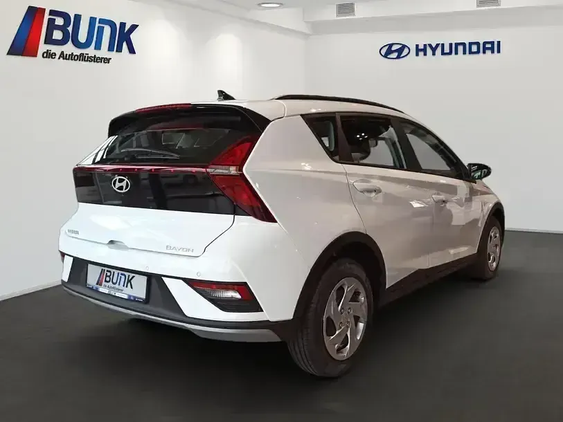 Neu Hyundai Bayon Select 101 PS (74 kW) 2025 Atlas white SUV