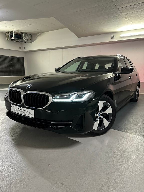 Schwarz Gebraucht 2022 BMW 520 Limousine | 30.970 € (Guter Preis) - Bild 1/4