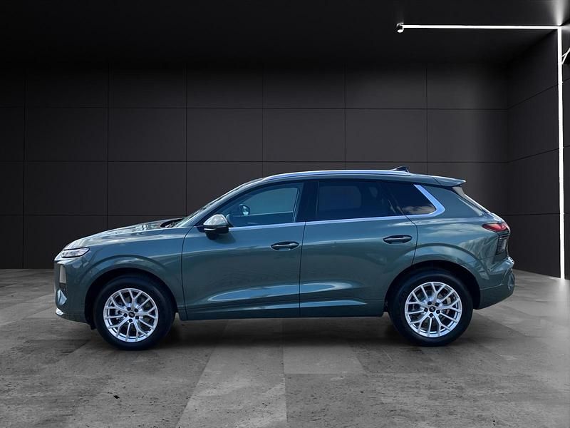 Neu Audi Q3 Ambiente 150 PS (110 kW) 2026 Salbeigrün metallic SUV