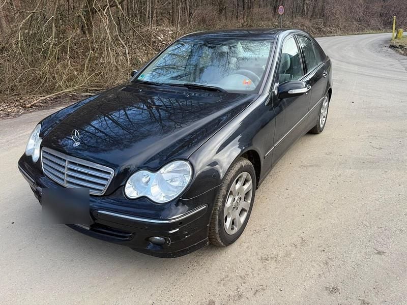 Schwarz Gebraucht 2007 Mercedes C180 Limousine | 2.500 € (Superpreis) - Bild 1/4