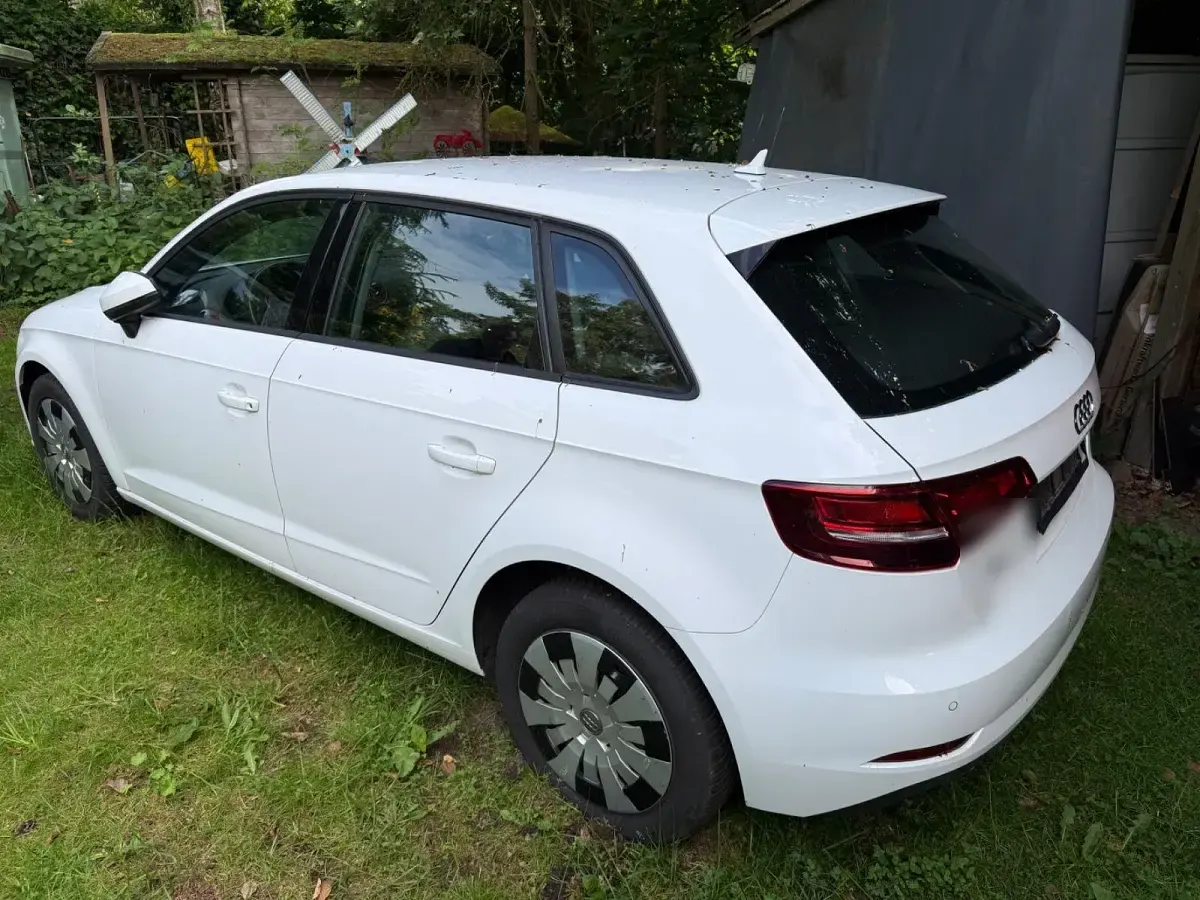 Gebraucht Audi A3 Design 116 PS (85 kW) 2018 Weiß Limousine