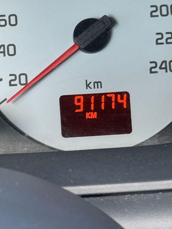 Gelb Gebraucht 1999 Renault Mégane Coupé | 1.100 € - Bild 1/4