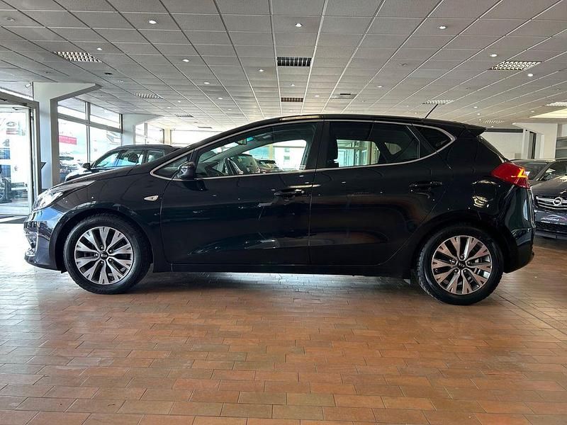 Gebraucht Kia Ceed 99 PS (72 kW) 2016 Schwarz Kleinwagen