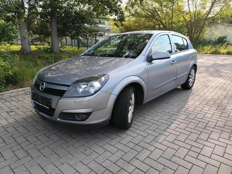 Silber Gebraucht 2004 Opel Astra Kleinwagen | 1.000 € (Guter Preis) - Bild 1/4