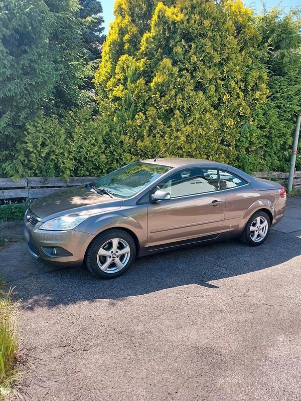 Gebraucht Ford Focus Cabriolet 101 PS (74 kW) 2009 Braun Cabrio