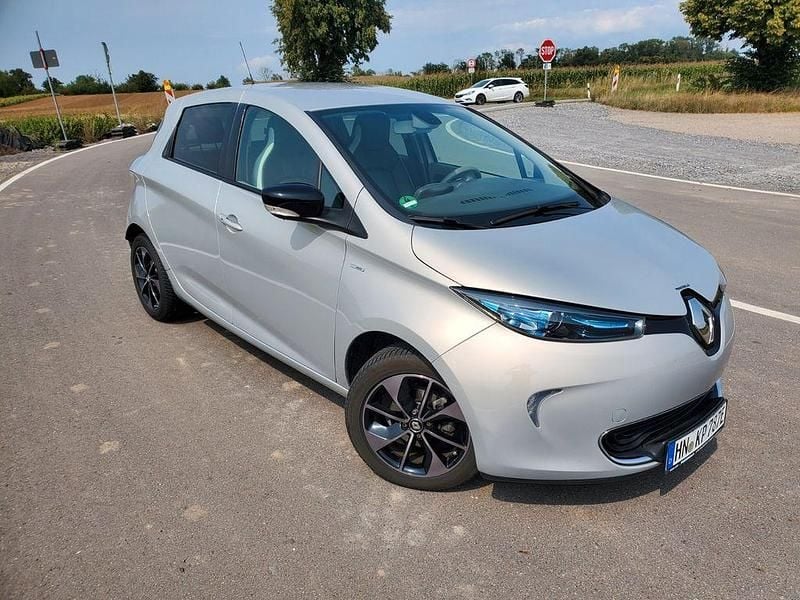 Beige Gebraucht 2017 Renault Zoe Bose Edition Kleinwagen | 10.500 € (Etwas zu teuer) - Bild 1/4