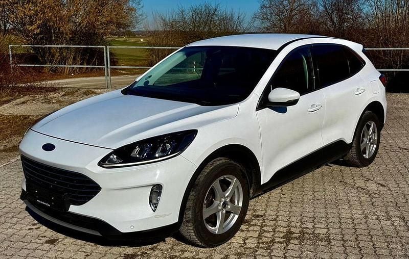 Gebraucht Ford Kuga Titanium 120 PS (88 kW) 2020 Weiß SUV