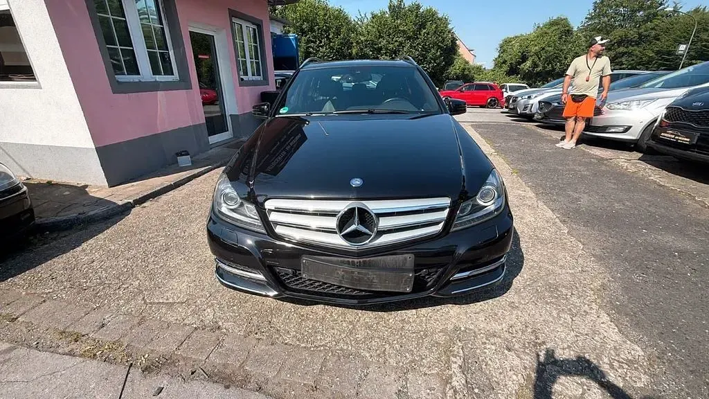 Gebraucht Mercedes C300 231 PS (169 kW) 2012 Schwarz Kombi