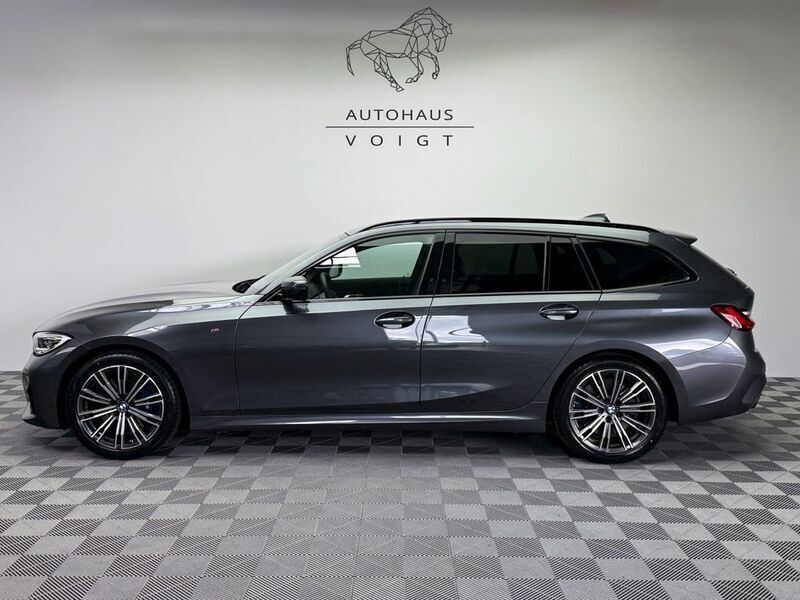 Mineralgrau metallic Gebraucht 2022 BMW 330 M Sport Kombi | 38.500 € (Fairer Preis) - Bild 1/4