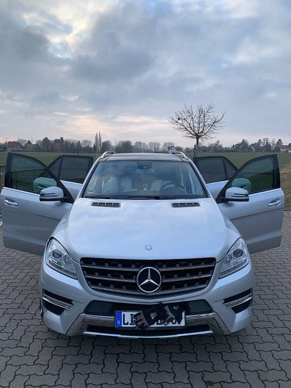 Gebraucht Mercedes ML350 258 PS (189 kW) 2013 Silber SUV