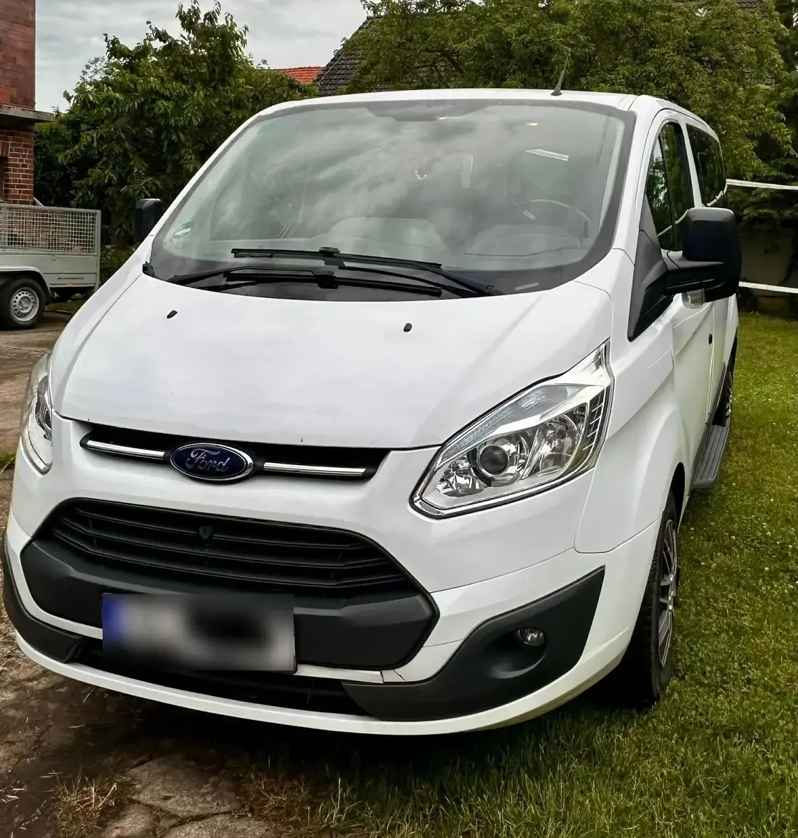 Gebraucht Ford Tourneo 100 PS (73 kW) 2016 Weiß Van / Kleinbus