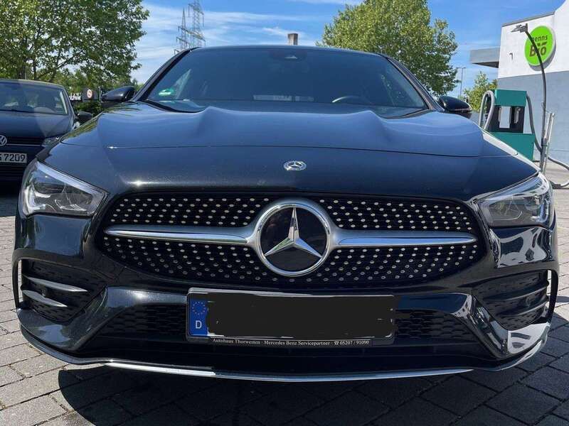 Schwarz Gebraucht 2019 Mercedes CLA220 Shooting Brake AMG line Kombi | 23.900 € (Fairer Preis) - Bild 1/4