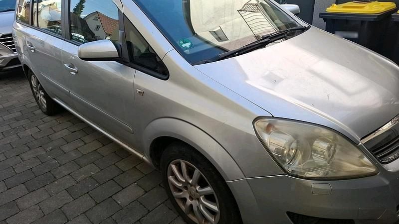 Gebraucht Opel Zafira 140 PS (102 kW) 2008 Grau Van / Kleinbus